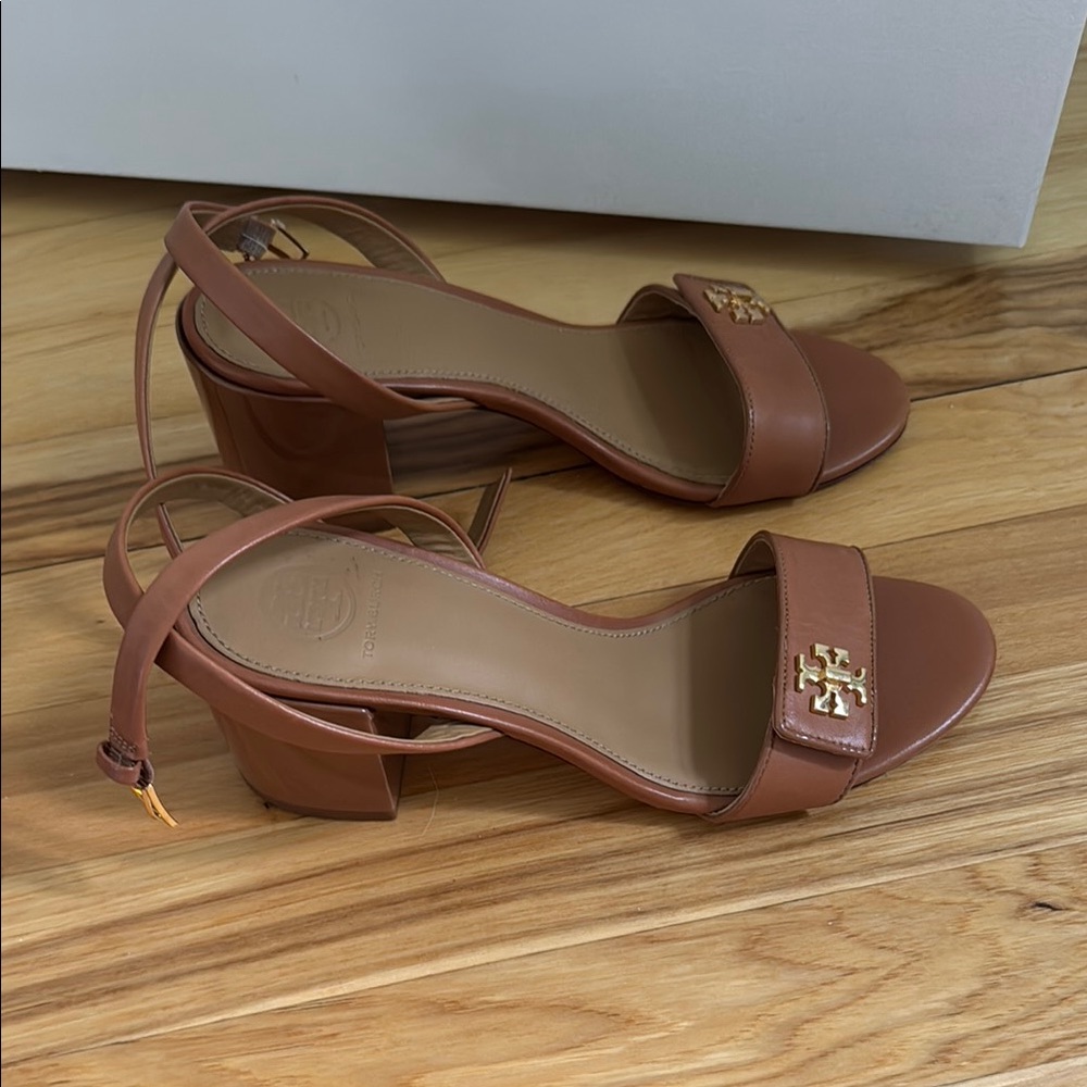 Tory Burch Kira block patent leather heel - Picture 3 of 6